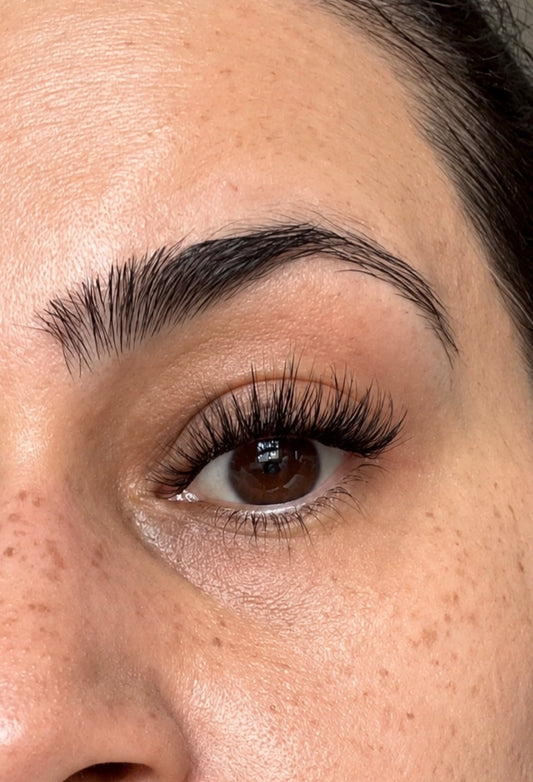 UPGRADE ME - Hybrid Wispy Volume Pre-glued Cluster Lashes