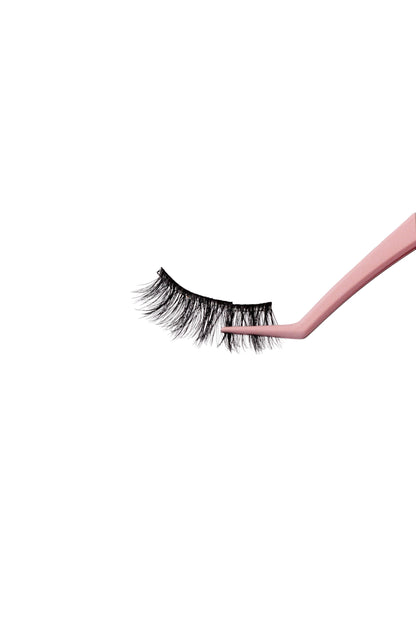 GATE GODDESS - Natural Classic Volume Pre-glued Half-to- Full Lashes