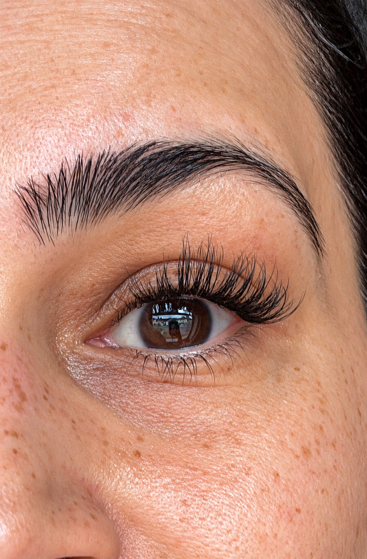 FIRST CLASS - Classic Natural Wispy Pre-glued Cluster Lashes