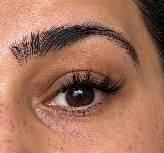 CLOUD 9 – Spikey Volume Wispy Hybrid Pre-glued Half Lashes