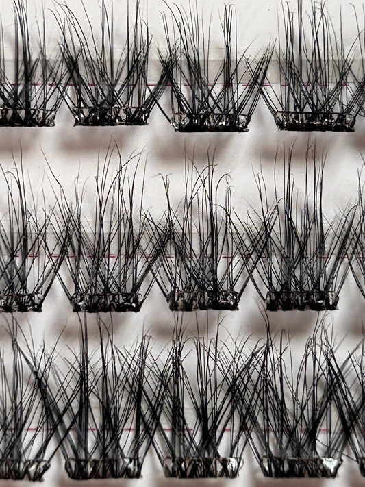 LAYOVER LUXE - Natural Soft Wispy Pre-glued Cluster Lashes