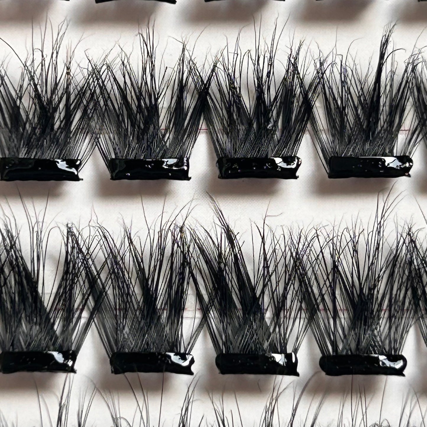 UPGRADE ME - Hybrid Wispy Volume Pre-glued Cluster Lashes