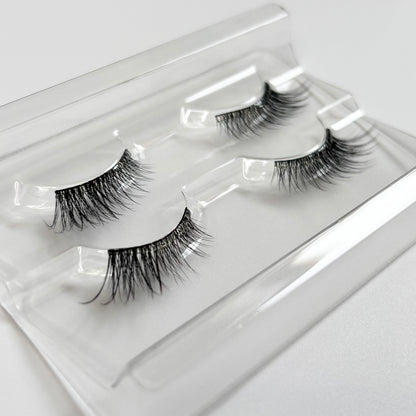 FINAL BOARDING – Natural Minimal Wisp Pre-glued Half Lashes