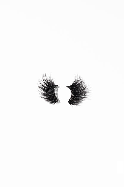 FIRST CLASS FLICK – Fluffy Volume Pre-glued Half Lashes