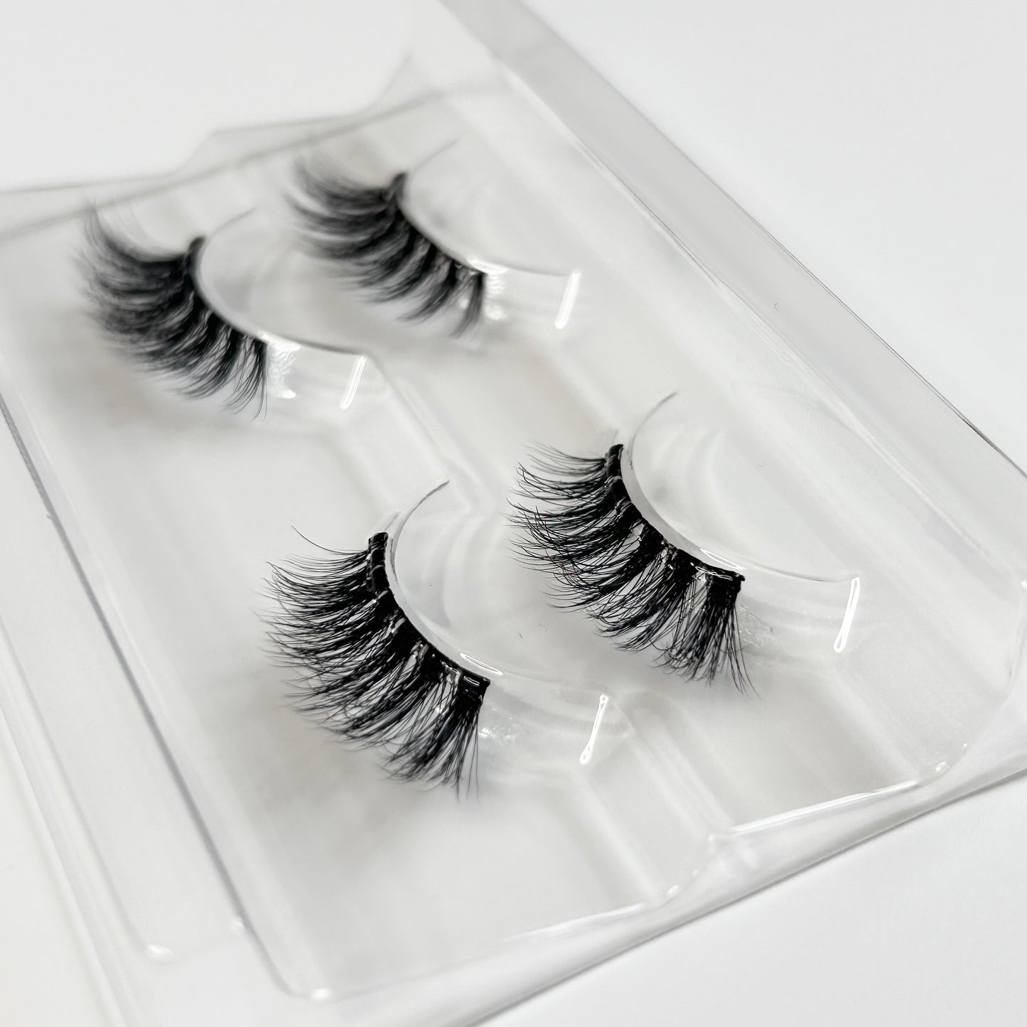 FLIGHT MODE – Soft Wispy Volume Pre-glued Half Lashes