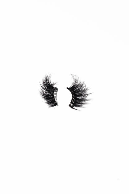 FLIGHT MODE – Soft Volume Pre-glued Half Lashes
