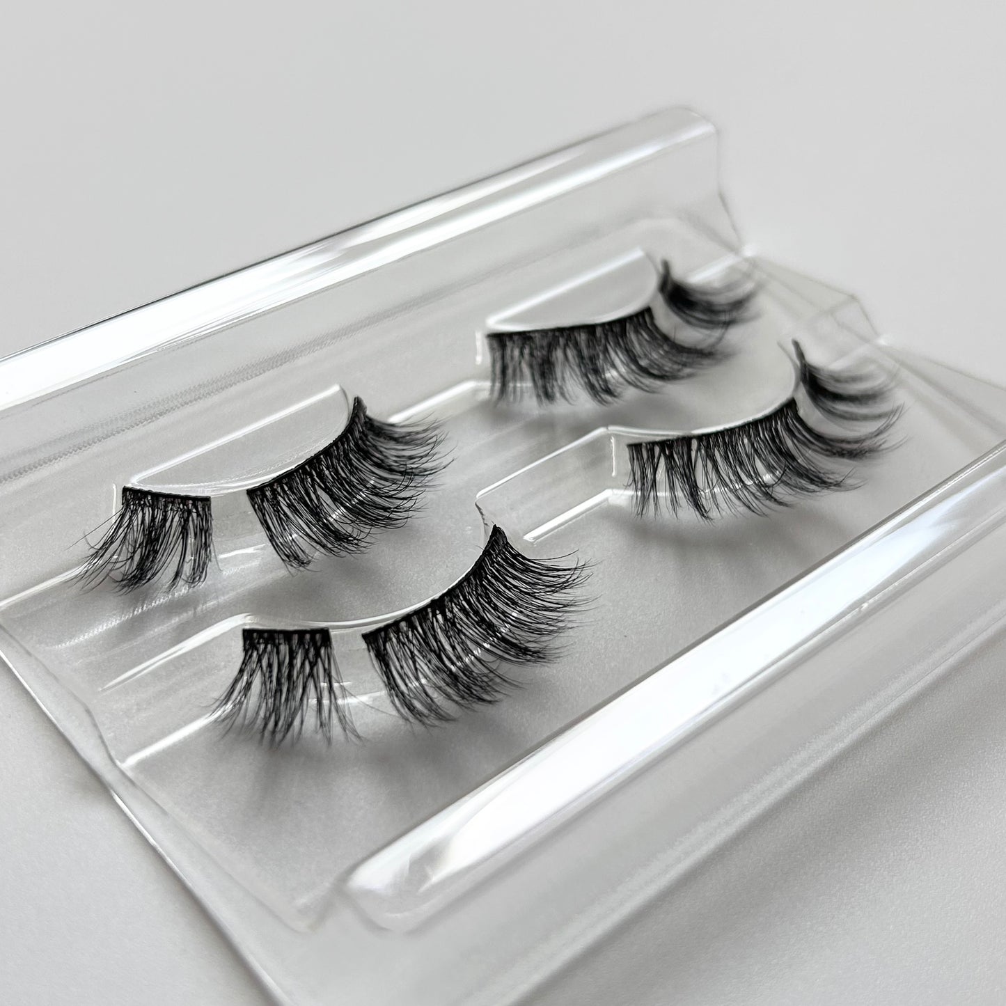GATE GODDESS - Soft Volume Pre-glued Half-to- Full Lashes