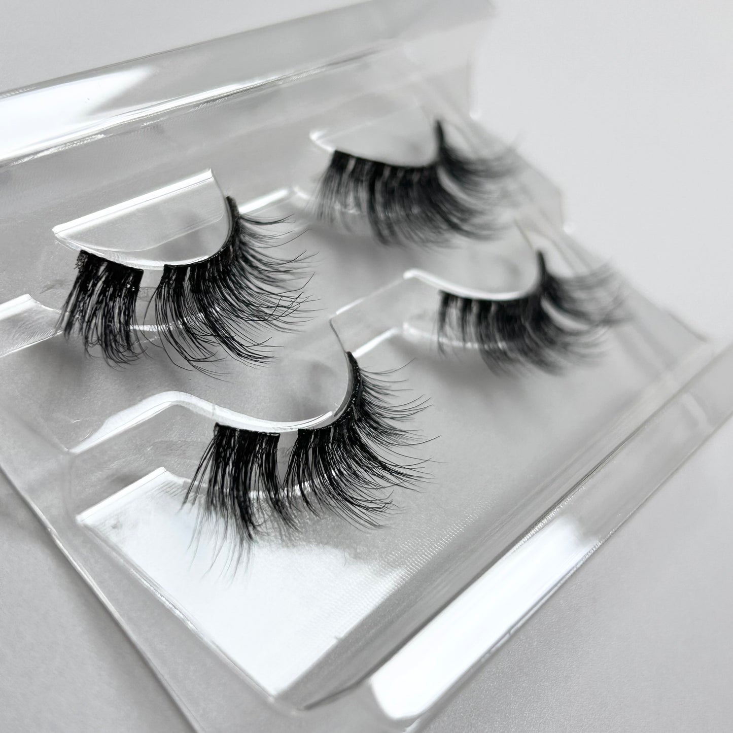 ON BOARD OBSESSION - Wispy Spikey Volume Pre-glued Half-to- Full Lashes