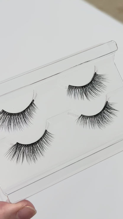 WINDOW SEAT – Classic Natural Wispy Pre-glued Half Lashes