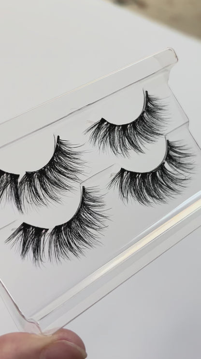 ALL ACCESS - Wispy Full Volume Half-to- Full Pre-glued Lashes