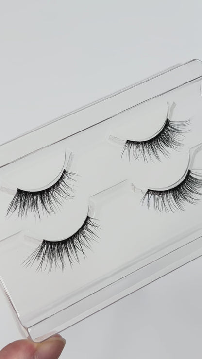 SIDE WING – Natural Wispy Pre-glued Half Lashes