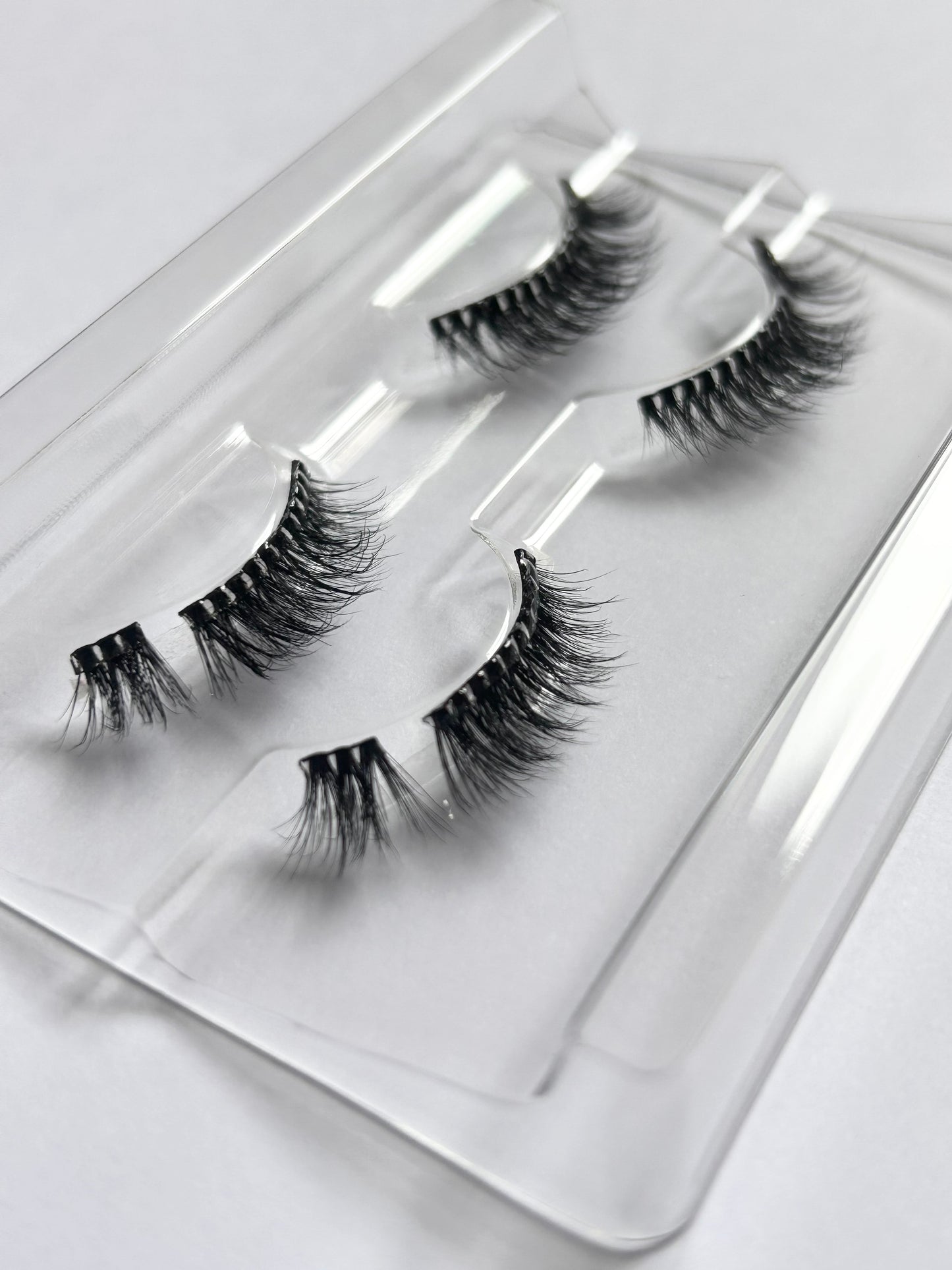 RUNWAY RUSH - Short & Bold Half-to- Full Pre-glued Lashes