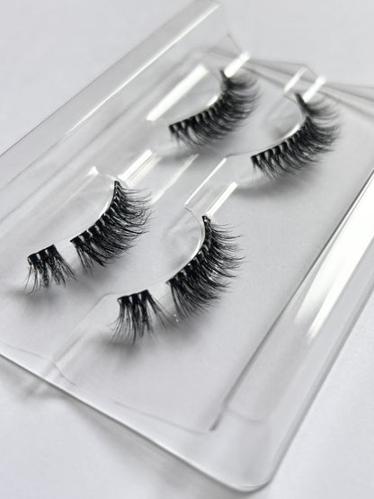 RUNWAY RUSH - Short & Bold Half-to- Full Pre-glued Lashes