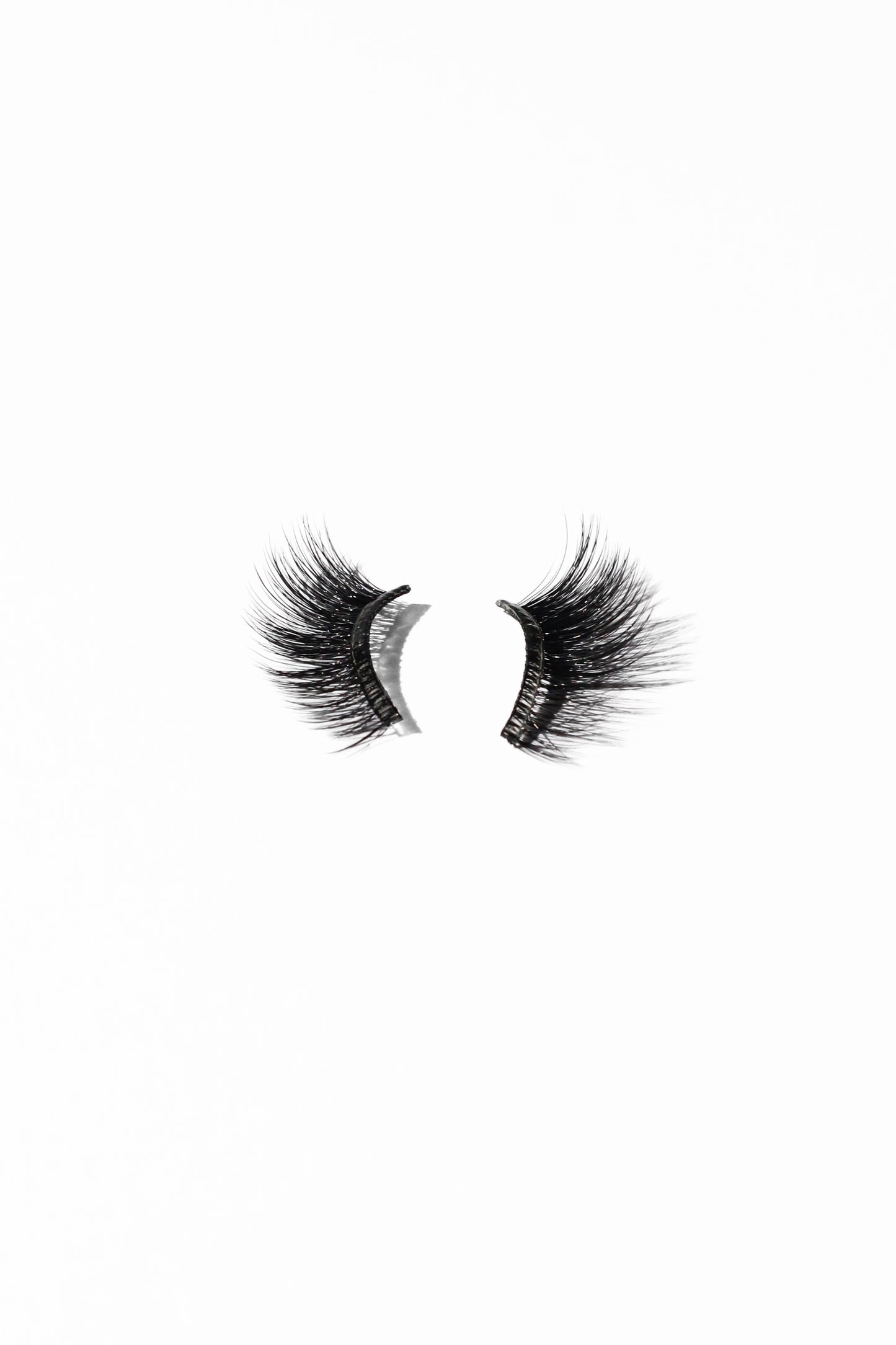 WINDOW SEAT – Classic Pre-glued Half Lashes
