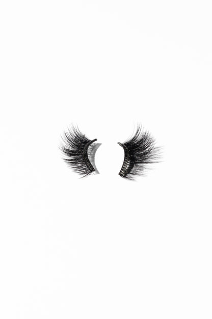 WINDOW SEAT – Classic Pre-glued Half Lashes